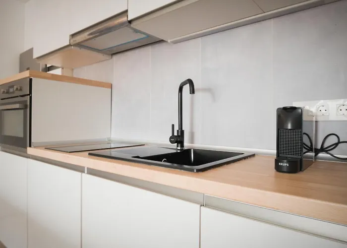 La Chica De La Perla * Torremolinos