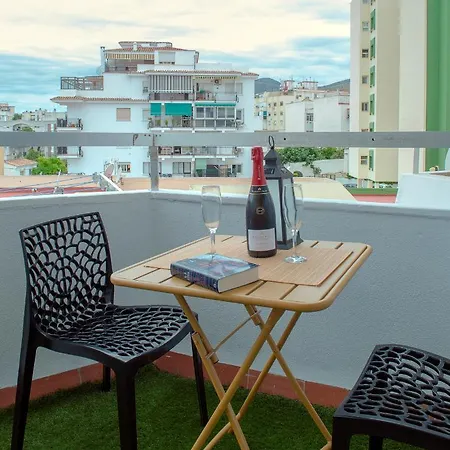 La Chica De La Perla Apartamento Torremolinos