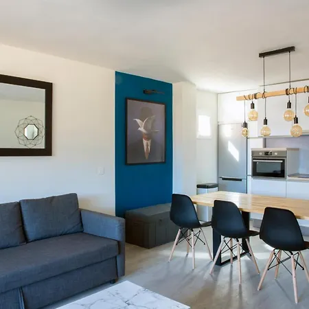 La Chica De La Perla Lejlighed