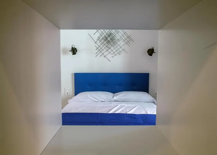 La Chica De La Perla * Torremolinos